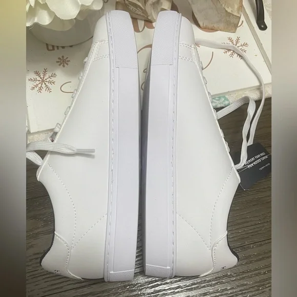 Tommy Hilfiger White man's brand new in box - Picture 7 of 9